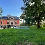Aussergewoehnliche Stadtvilla *