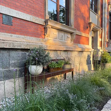 Aussergewoehnliche Stadtvilla 公寓